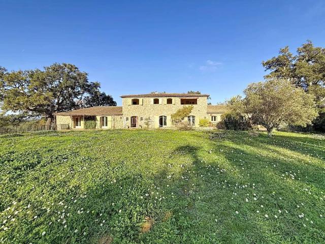 Vente maison 12 pièces Roquebrune sur Argens 83