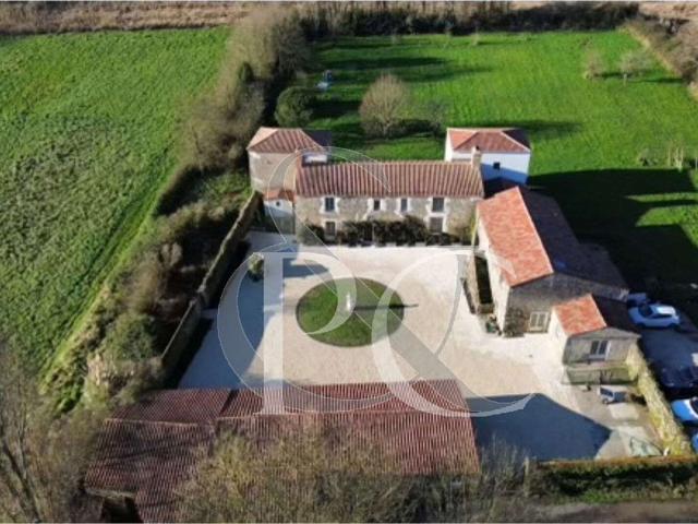 Vente maison 12 pièces Saint Gilles Croix de Vie 85