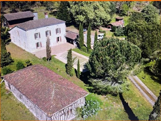 Vente Maison 12 pièces 244 m2 Lencouacq