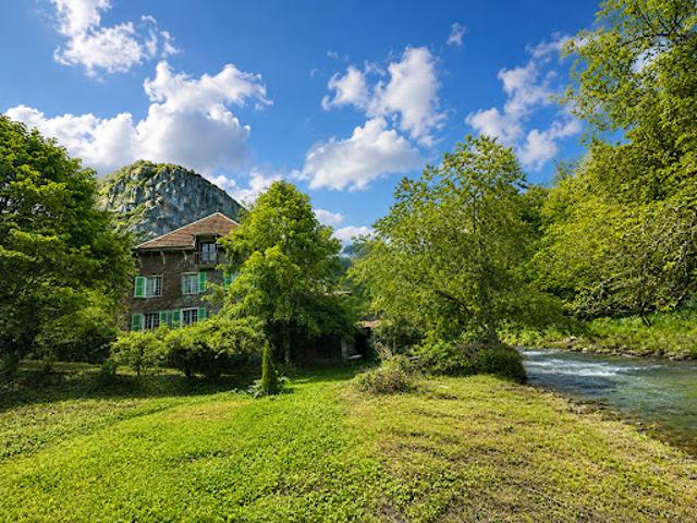 Vente Maison 12 pièces 260 m2 Mouthier Haute Pierre