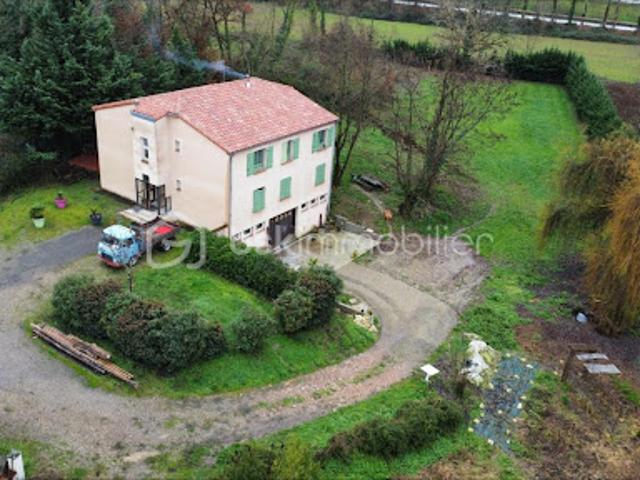 Vente Maison 12 pièces 260 m2 Pommevic
