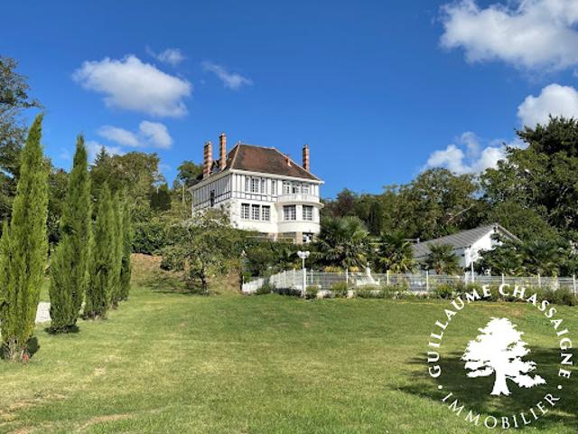 Vente Maison 12 pièces 266 m2 Saint Amand Montrond