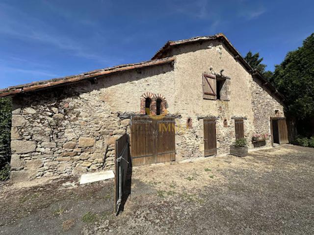 Vente Maison 12 pièces 268 m2 Bressuire