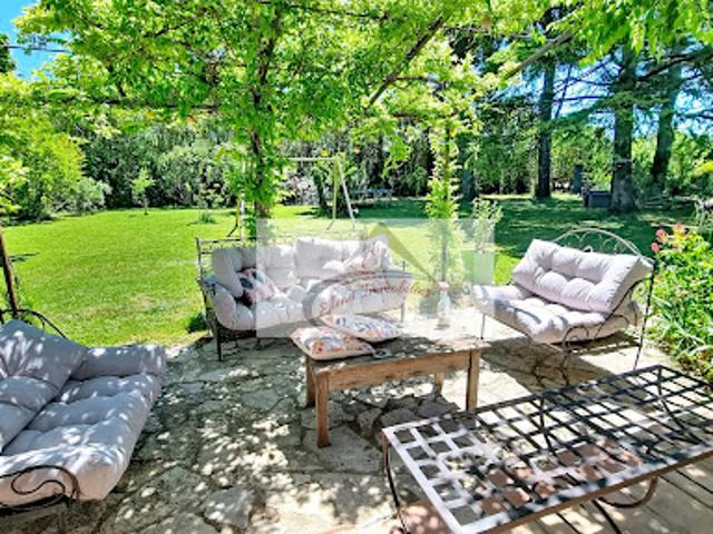 Vente Maison 12 pièces 270 m2 Chateaurenard