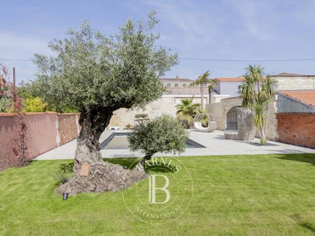 Vente Maison 12 pièces 272 m2 Bordeaux