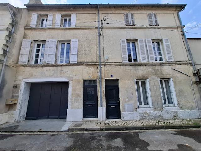 Vente Maison 12 pièces 272 m2 Châteauneuf sur Charente