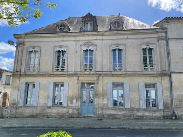 Vente Maison 12 pièces 277 m2 Corme Royal