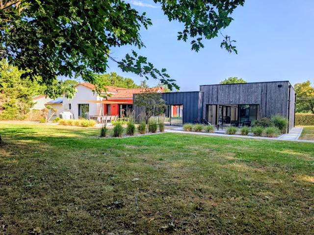 Vente Maison 12 pièces 277 m2 Les Herbiers