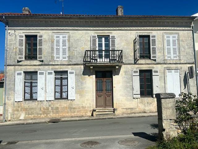 Vente Maison 12 pièces 294 m2 Saint Bonnet sur Gironde