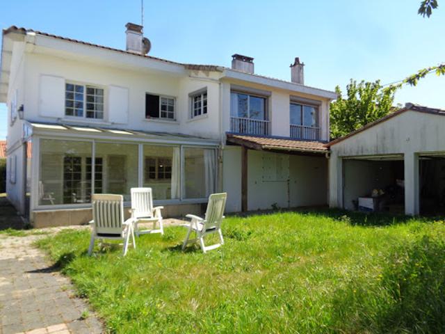 Vente Maison 12 pièces 210 m2 Saujon