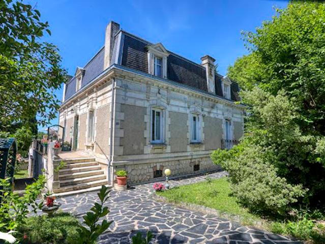 Vente Maison 12 pièces 220 m2 Thenon