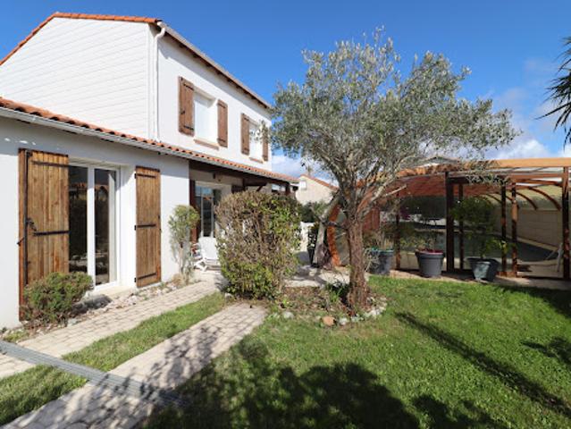 Vente Maison 12 pièces 220 m2 Saint Georges de Didonne