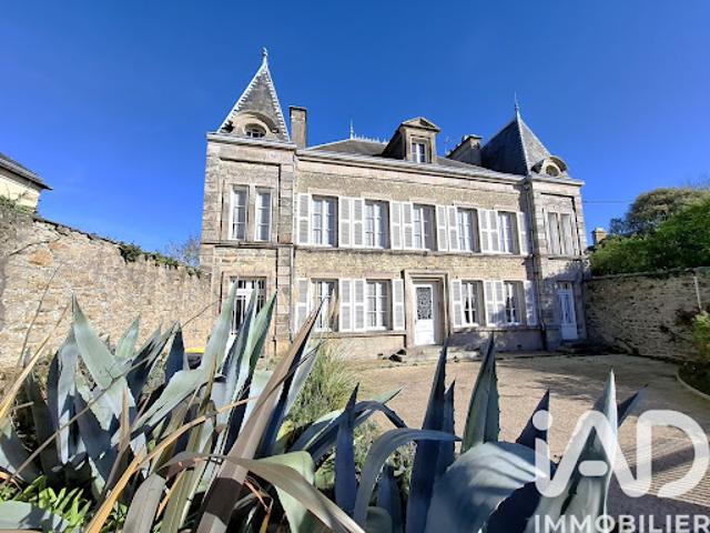 Vente Maison 12 pièces 221 m2 Saint Vaast la Hougue