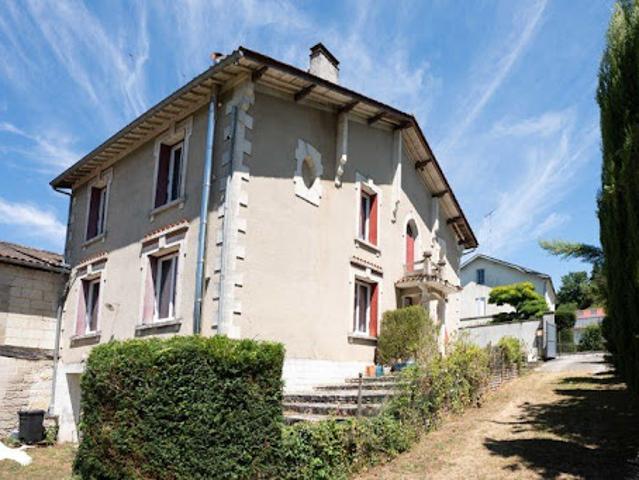 Vente Maison 12 pièces 228 m2 Montguyon