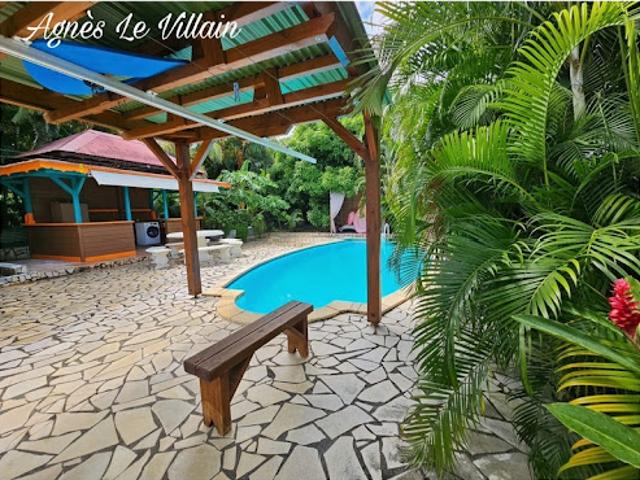 Vente Maison 12 pièces 234 m2 Bouillante