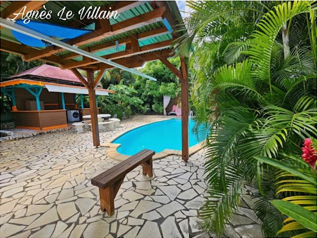 Vente Maison 12 pièces 234 m2 Bouillante