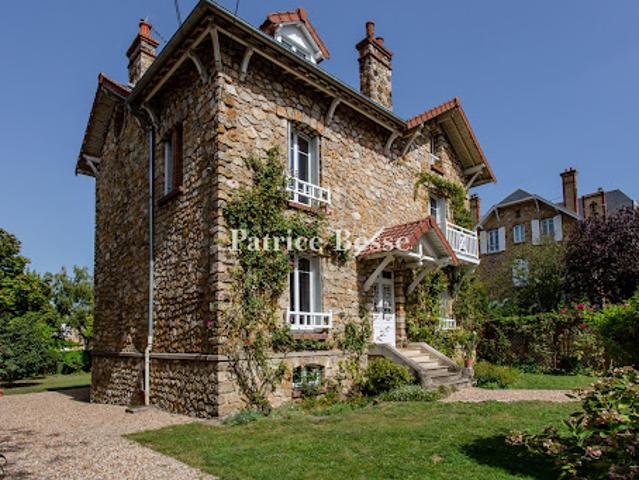 Vente Maison 12 pièces 347 m2 Le Chesnay Rocquencourt