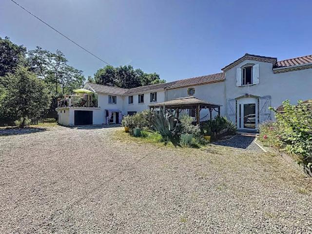 Vente Maison 12 pièces 350 m2 Vic en Bigorre