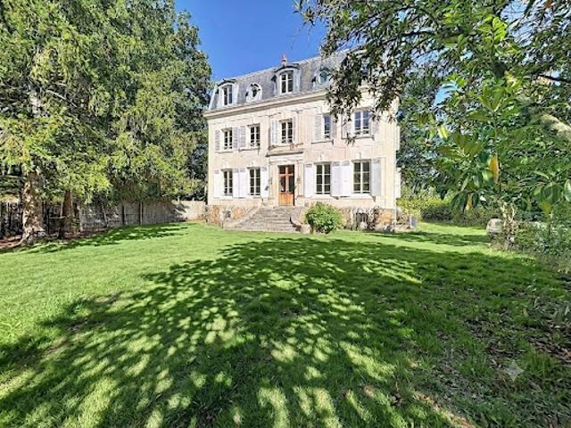 Vente Maison 12 pièces 365.27 m2 Le Vésinet