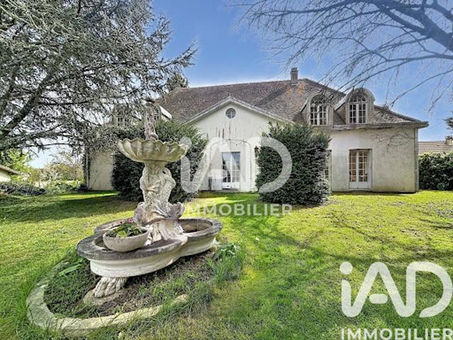 Vente Maison 12 pièces 368 m2 Roissy en Brie