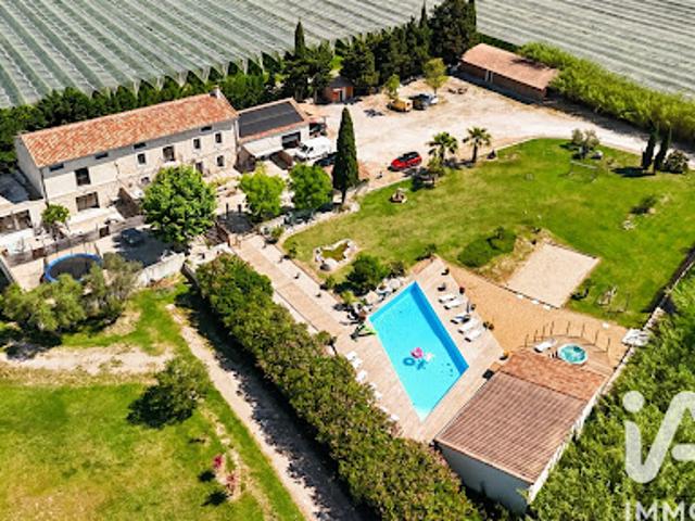 Vente Maison 12 pièces 370 m2 Arles