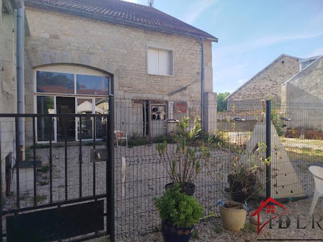 Vente Propriété 1 pièce 1 m2 Montsaugeon