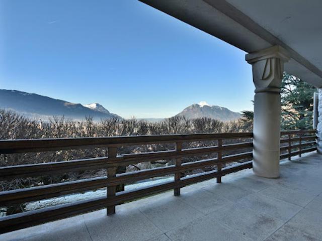 Vente Maison 12 pièces 392 m2 Cluses