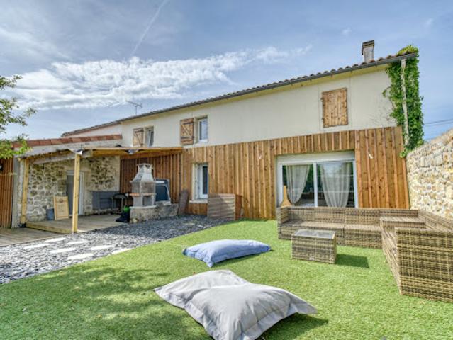 Vente Maison 12 pièces 300 m2 Tonnay Charente