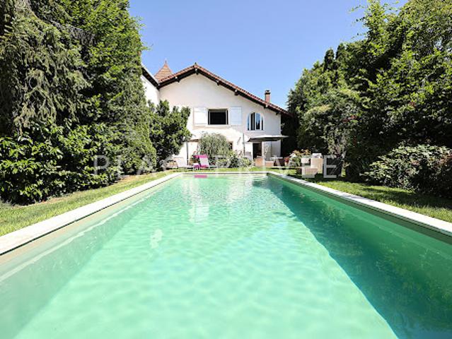 Vente Maison 12 pièces 300 m2 Aydoilles