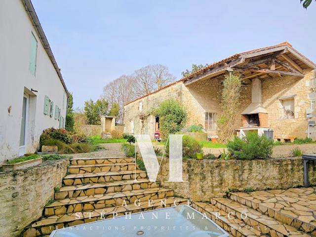 Vente Maison 12 pièces 301 m2 Saint Porchaire