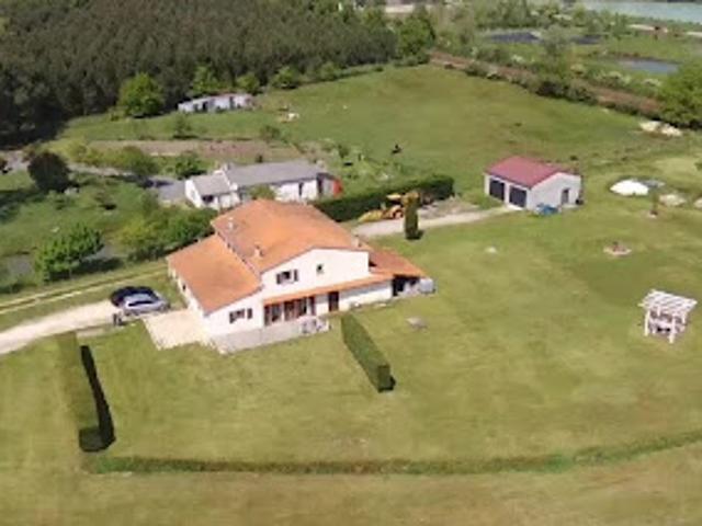 Vente Maison 12 pièces 306 m2 Bussac Forêt