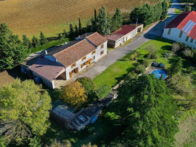 Vente Maison 12 pièces 315 m2 Mézerville