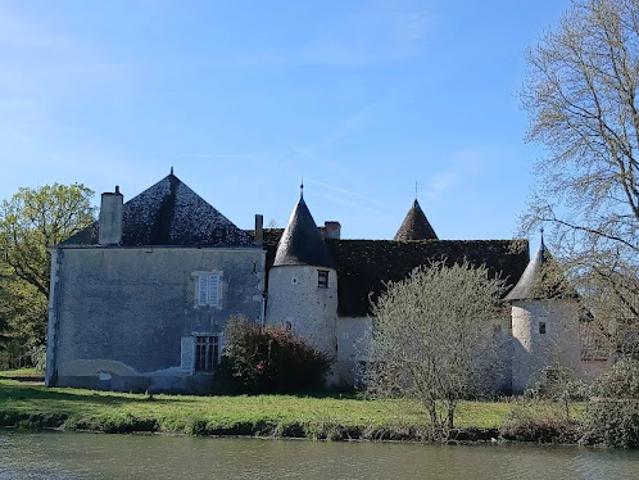 Vente Maison 12 pièces 330 m2 Chateauroux