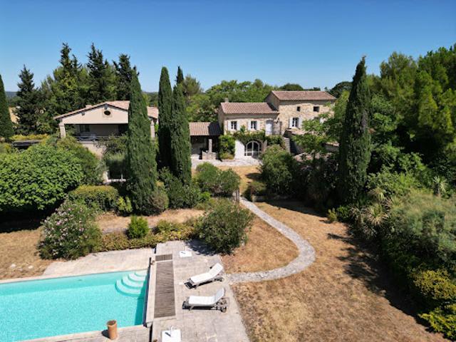 Vente Maison 12 pièces 375 m2 Uzès