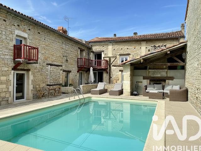 Vente Maison 12 pièces 335 m2 Nercillac