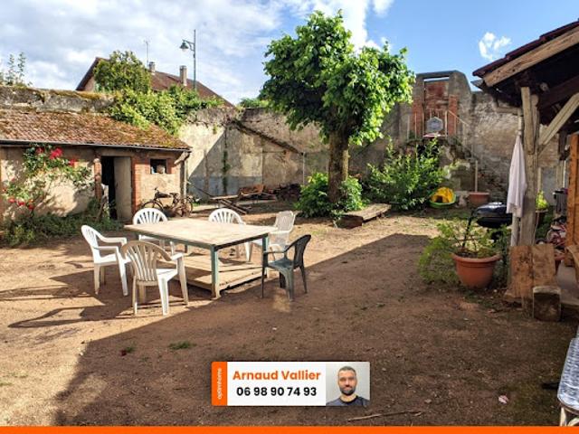 Vente Maison 12 pièces 460 m2 La Pacaudière