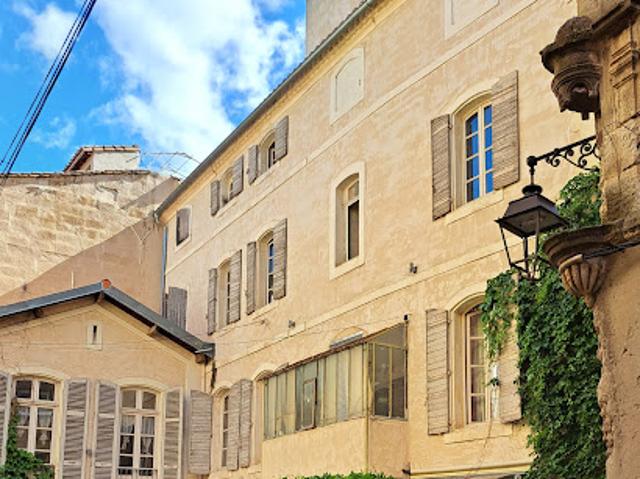 Vente Maison 12 pièces 464 m2 Arles