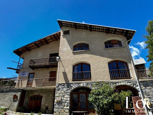 Vente Maison 12 pièces 400 m2 Vallouise Pelvoux