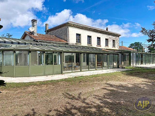 Vente Maison 12 pièces 400 m2 Saint Christoly Médoc