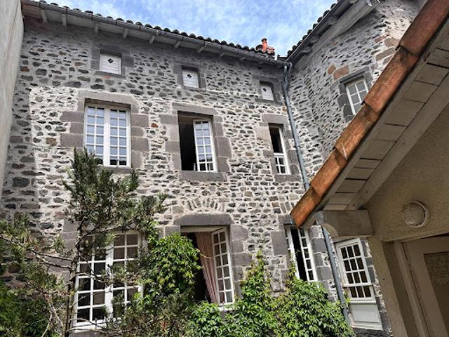 Vente Maison 12 pièces 400 m2 Saint Flour