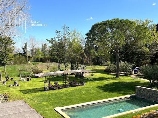 Vente Maison 12 pièces 570 m2 Arles