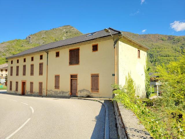 Vente Maison 12 pièces 600 m2 Vicdessos