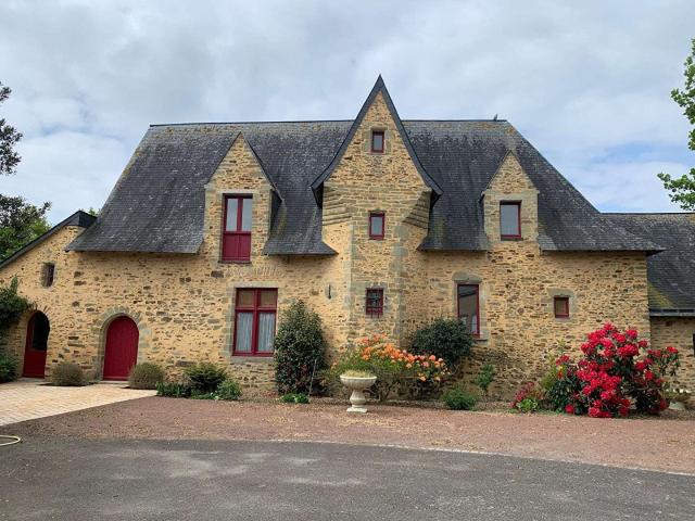 Vente maison 13 pièces Château Gontier sur Mayenne 53