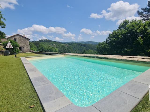 Vente Maison 13 pièces 273 m2 Génolhac