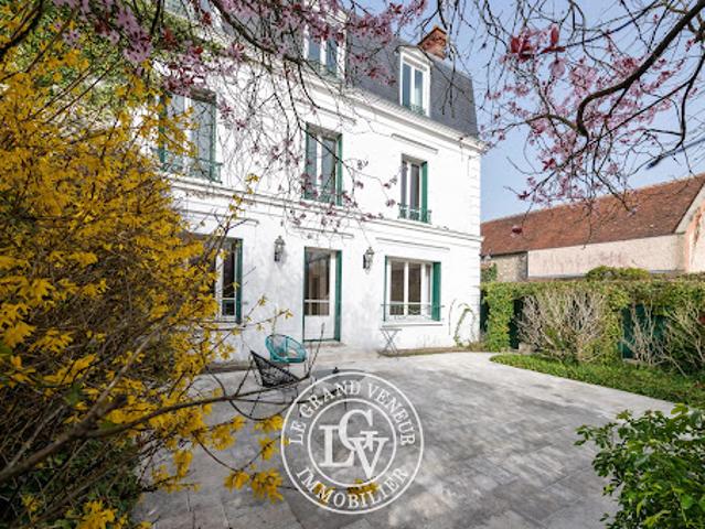 Vente Maison 13 pièces 288.9 m2 Fontainebleau