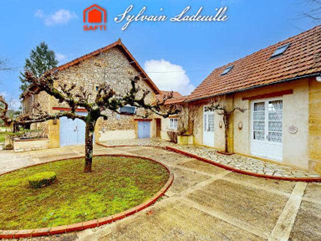 Vente Maison 13 pièces 350 m2 Meyrals