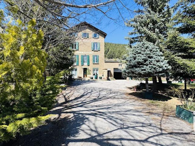 Vente Maison 13 pièces 375 m2 Formiguères