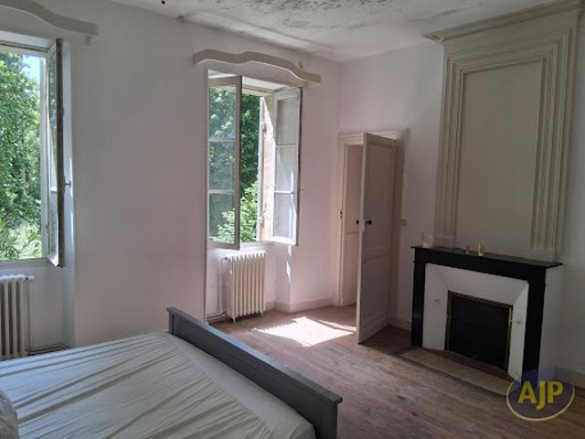Vente Maison 13 pièces 381.42 m2 Vertheuil