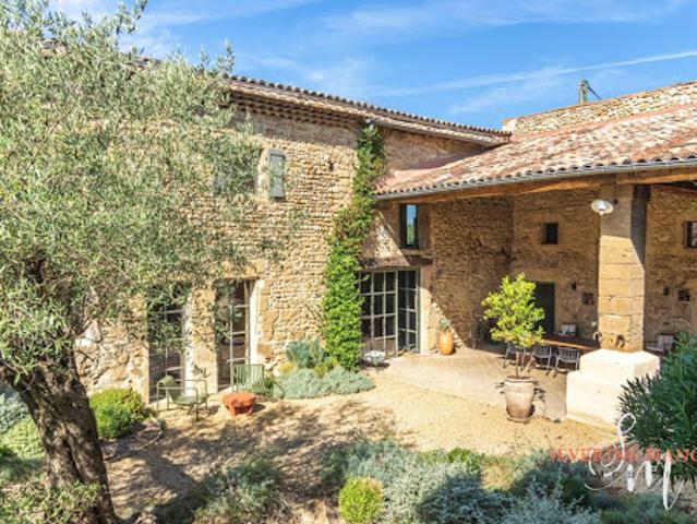 Vente Maison 13 pièces 442 m2 Montoison