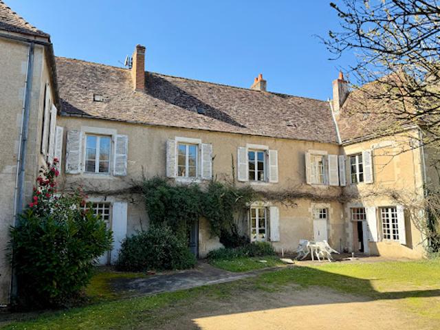 Vente Maison 13 pièces 396 m2 Montmorillon